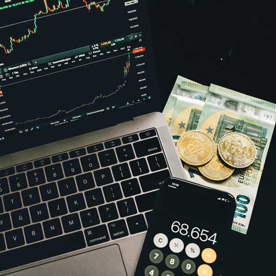 Sereno Acopiaje equipo de expertos en criptoinversión